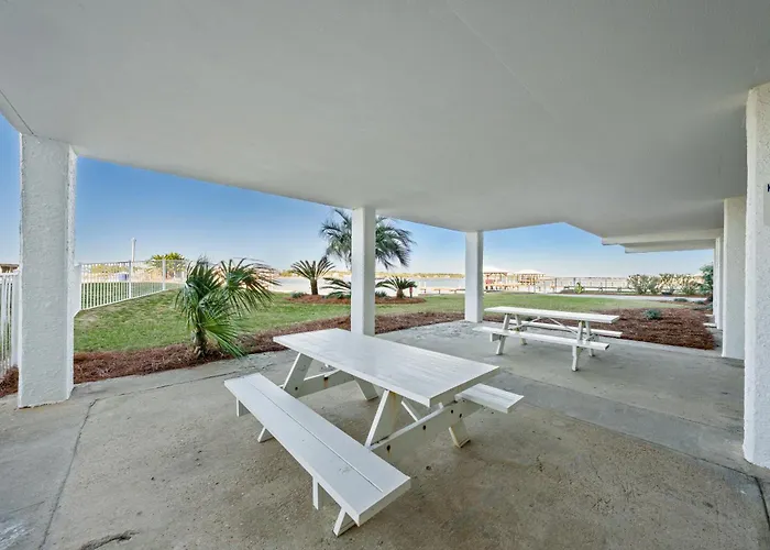 Compass Point 108 Apartment *